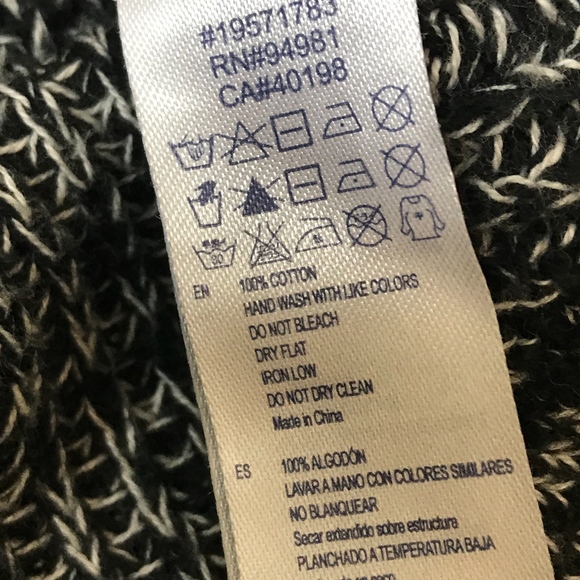 Forever 21 Oversized Cardigan - Picture 3 of 8